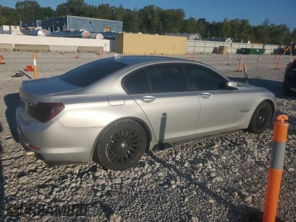 2011 BMW 7 Series 750i xDrive с VIN WBAKC6C57BC394329, выставлен на аукционе Copart как лот 71115955 с пробегом 117 150 миль миль и Чистый • Clean title. История ставок и продаж доступна на DreamBid. Изображение 3.
