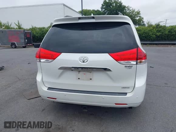 2014 Toyota Sienna XLE с VIN 5TDYK3DC7ES505251, выставлен на аукционе IAAI как лот 42886133 с пробегом 173 427 миль миль и . История ставок и продаж доступна на DreamBid. Изображение 16.