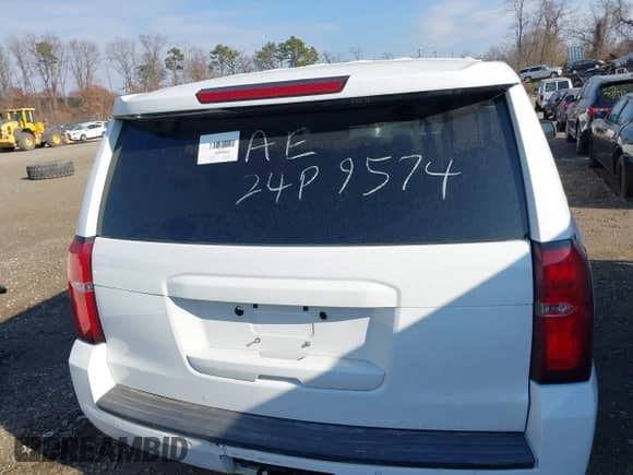 2018 Chevrolet Tahoe Commercial z VIN 1GNSKDEC9JR219377, wystawiony jako IAAI lot #40880341 z przebiegiem Nie podano mil oraz . Historia ofert i sprzedaży dostępna na DreamBid. Obrazek 15.