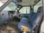 1996 GMC Sierra 1500 с VIN 1GTEC14W8TZ536907, выставлен на аукционе Copart как лот 65232855 с пробегом 282 841 миль миль и Списание • Salvage title. История ставок и продаж доступна на DreamBid. Изображение 7.