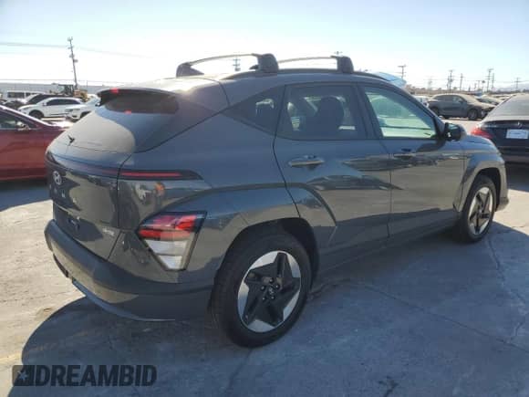 2025 Hyundai Kona SEL с VIN KM8HC3A60SU030878, выставлен на аукционе Copart как лот 69259435 с пробегом 821 миль миль и Списание • Salvage title. История ставок и продаж доступна на DreamBid. Изображение 3.