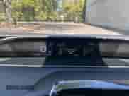 2018 Toyota Prius Plus z VIN JTDKARFP6J3073923, wystawiony jako Copart lot #68948185 z przebiegiem 119 620 mil mil oraz Szkoda całkowita • Salvage title. Historia ofert i sprzedaży dostępna na DreamBid. Obrazek 8.