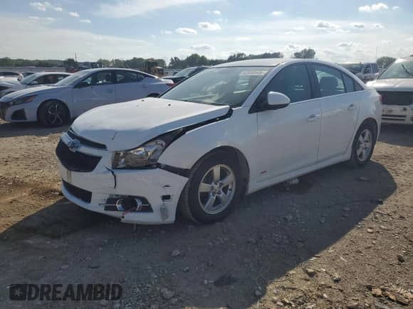 2014 Chevrolet Cruze 1LT z VIN 1G1PC5SB5E7480206, wystawiony jako Copart lot #82038845 z przebiegiem 92 700 mil mil oraz Szkoda całkowita • Salvage title. Historia ofert i sprzedaży dostępna na DreamBid. Obrazek 1.
