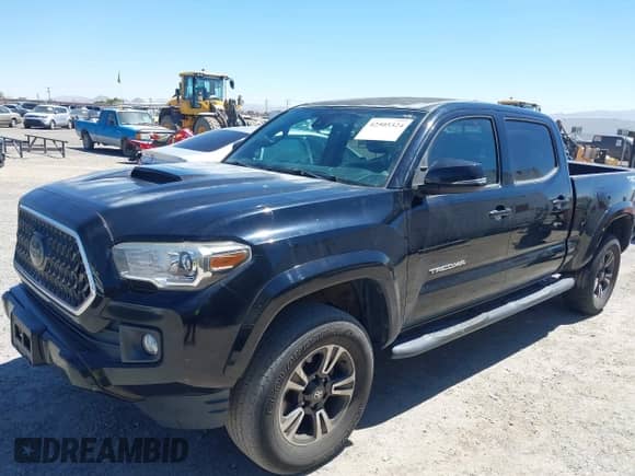 2018 Toyota Tacoma SR5 с VIN 3TMBZ5DN1JM014540, выставлен на аукционе IAAI как лот 42505324 с пробегом 112 990 миль миль и . История ставок и продаж доступна на DreamBid. Изображение 2.