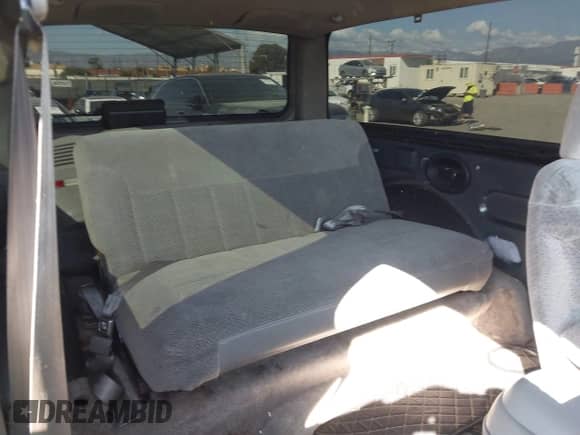 1999 Chevrolet Tahoe с VIN 3GNEK18R2XG111641, выставлен на аукционе IAAI как лот 43306014 с пробегом 175 885 миль миль и . История ставок и продаж доступна на DreamBid. Изображение 8.