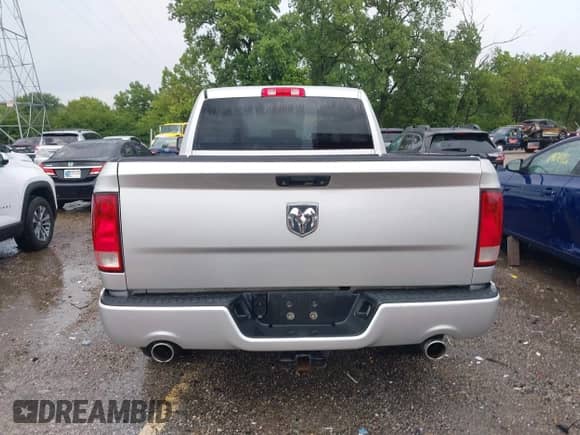 2013 Ram 1500 Express z VIN 1C6RR6FT3DS550361, wystawiony jako IAAI lot #42746546 z przebiegiem 152 760 mil mil oraz . Historia ofert i sprzedaży dostępna na DreamBid. Obrazek 16.