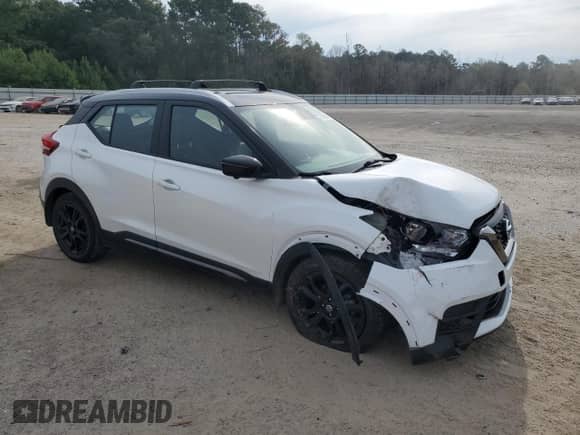 2020 Nissan Kicks SR with VIN 3N1CP5DV7LL546803, listed as a Copart auction lot 70695885 with 52,059 mi miles and Salvage title. Bid and sale history available at DreamBid. Image 4.