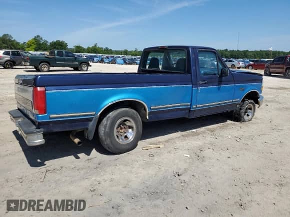 1995 Ford F-150 z VIN 1FTEF15N4SNA14195, wystawiony jako Copart lot #58221405 z przebiegiem Nie podano mil oraz Szkoda całkowita • Salvage title. Historia ofert i sprzedaży dostępna na DreamBid. Obrazek 3.