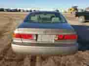 2000 Toyota Camry LE z VIN 4T1BF22K3YU094084, wystawiony jako Copart lot #87425025 z przebiegiem 122 031 mil mil oraz Czysty tytuł • Clean title. Historia ofert i sprzedaży dostępna na DreamBid. Obrazek 6.