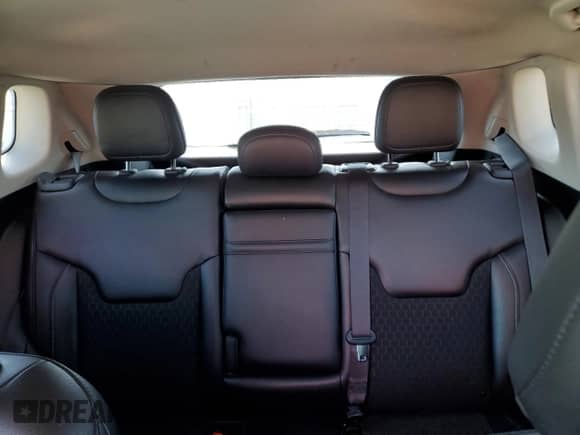 2018 Jeep Compass Latitude with VIN 3C4NJDBB4JT331323, listed as a Copart auction lot 63425895 with 116,611 mi miles and Salvage title. Bid and sale history available at DreamBid. Image 10.