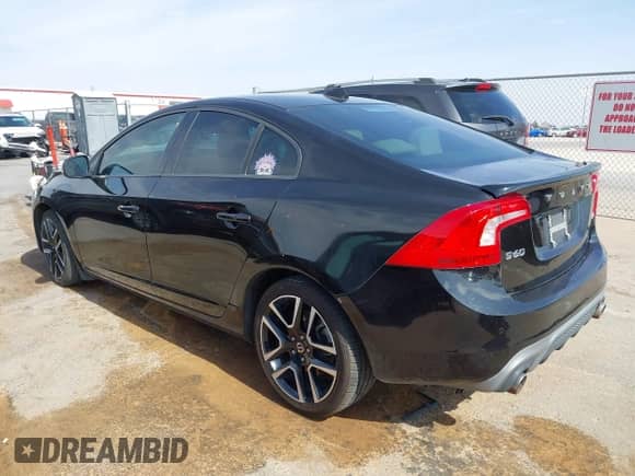 2017 Volvo S60 Dynamic с VIN YV126MFL3H2436352, выставлен на аукционе IAAI как лот 42374807 с пробегом 126 035 миль миль и . История ставок и продаж доступна на DreamBid. Изображение 3.