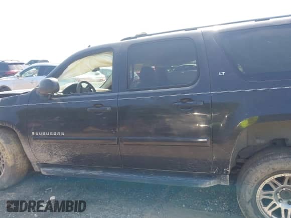 2007 Chevrolet Suburban LTZ с VIN 1GNFK16307J125636, выставлен на аукционе IAAI как лот 42622246 с пробегом Не указан миль и . История ставок и продаж доступна на DreamBid. Изображение 15.
