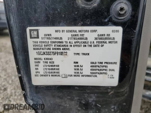 2005 Chevrolet Silverado 3500 DRW Wrk Trk z VIN 1GCJK33275F910522, wystawiony jako Copart lot #54566655 z przebiegiem 178 334 mil mil oraz Szkoda całkowita • Salvage title. Historia ofert i sprzedaży dostępna na DreamBid. Obrazek 12.