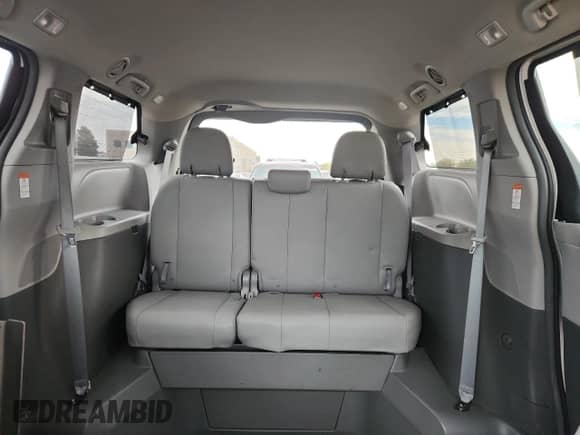 2015 Toyota Sienna XLE with VIN 5TDYK3DC6FS576944, listed as a Copart auction lot 86149425 with 57,182 mi miles and Salvage title. Bid and sale history available at DreamBid. Image 10.