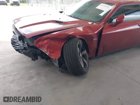 2014 Dodge Challenger R/T z VIN 2C3CDYBT6EH310913, wystawiony jako IAAI lot #43199246 z przebiegiem 49 345 mil mil oraz . Historia ofert i sprzedaży dostępna na DreamBid. Obrazek 6.