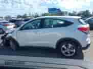 2019 Honda HR-V LX z VIN 3CZRU5H3XKM724537, wystawiony jako IAAI lot #43364957 z przebiegiem 30 514 mil mil oraz . Historia ofert i sprzedaży dostępna na DreamBid. Obrazek 14.