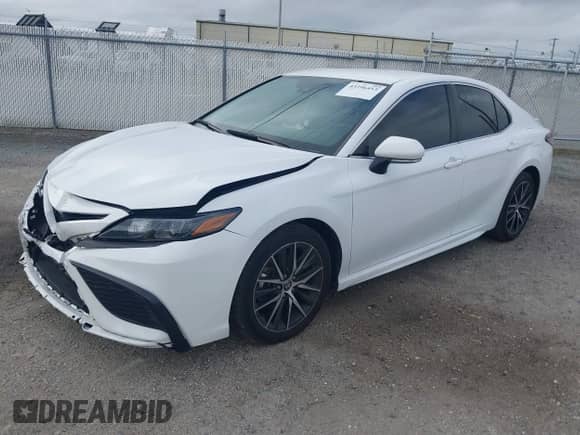 2023 Toyota Camry SE z VIN 4T1G11AK7PU806613, wystawiony jako IAAI lot #43396453 z przebiegiem 43 668 mil mil oraz . Historia ofert i sprzedaży dostępna na DreamBid. Obrazek 18.