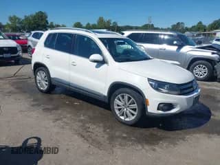 2012 Volkswagen Tiguan S с VIN WVGBV7AX2CW586454, выставлен на аукционе IAAI как лот 43146332 с пробегом 170 830 миль миль и . История ставок и продаж доступна на DreamBid. Изображение 1.