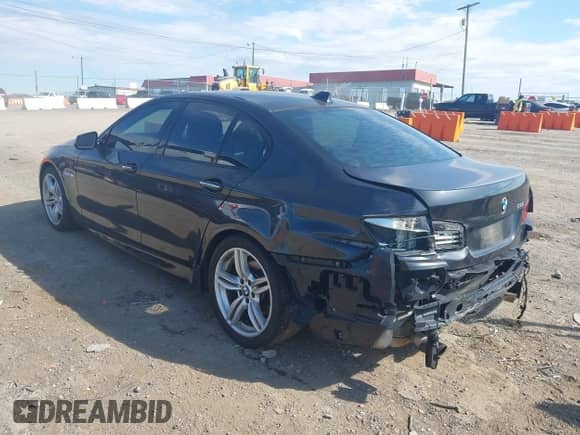 2013 BMW 5 Series 535i с VIN WBAFR7C53DC824799, выставлен на аукционе IAAI как лот 43529290 с пробегом 174 619 миль миль и . История ставок и продаж доступна на DreamBid. Изображение 14.