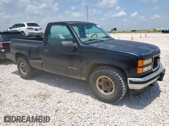 1998 GMC Sierra 1500 z VIN 1GTEC14M8WZ543813, wystawiony jako Copart lot #59757915 z przebiegiem 157 167 mil mil oraz Czysty tytuł • Clean title. Historia ofert i sprzedaży dostępna na DreamBid. Obrazek 4.