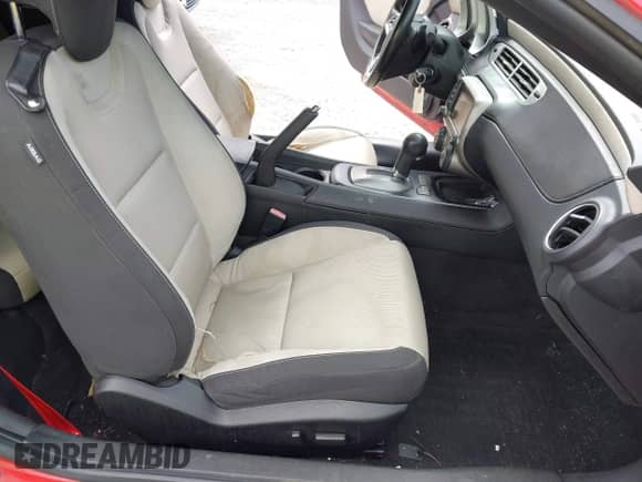 2015 Chevrolet Camaro LT with VIN 2G1FD3D36F9221601, listed as a IAAI auction lot 43173390 with 140,216 mi miles and . Bid and sale history available at DreamBid. Image 5.