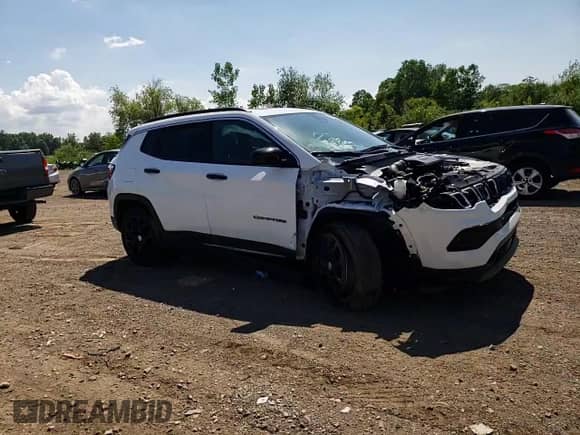 2024 Jeep Compass Latitude Lux с VIN 3C4NJDFN5RT579970, выставлен на аукционе Copart как лот 63018115 с пробегом 11 683 миль миль и Списание • Salvage title. История ставок и продаж доступна на DreamBid. Изображение 15.