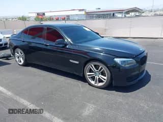 2011 BMW 7 Series 750Li z VIN WBAKB8C57BCY64762, wystawiony jako IAAI lot #42521989 z przebiegiem 121 926 mil mil oraz . Historia ofert i sprzedaży dostępna na DreamBid. Obrazek 1.