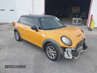 2015 MINI Hardtop S с VIN WMWXP7C51F2A41776, выставлен на аукционе IAAI как лот 43062043 с пробегом 101 464 миль миль и . История ставок и продаж доступна на DreamBid. Изображение 1.