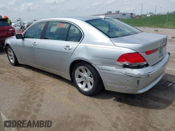 2003 BMW 7 Series 745Li с VIN WBAGN63443DR14666, выставлен на аукционе IAAI как лот 42088916 с пробегом 164 846 миль миль и . История ставок и продаж доступна на DreamBid. Изображение 3.