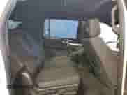 2023 Chevrolet Suburban LS z VIN 1GNSKBKD6PR180273, wystawiony jako Copart lot #46238745 z przebiegiem 288 399 mil mil oraz Szkoda całkowita • Salvage title. Historia ofert i sprzedaży dostępna na DreamBid. Obrazek 11.