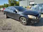 2013 Volvo S60 T5 Premier с VIN YV1612FS3D1222232, выставлен на аукционе Copart как лот 71308325 с пробегом 131 276 миль миль и Списание • Salvage title. История ставок и продаж доступна на DreamBid. Изображение 4.
