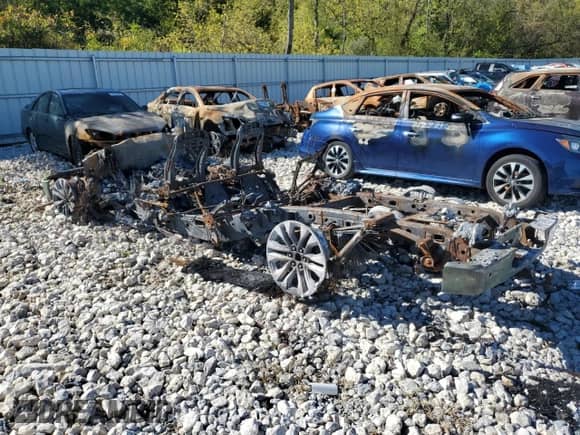 2024 Ford F-150 Lariat с VIN 1FTFW5L8XRFB80895, выставлен на аукционе Copart как лот 82147135 с пробегом Не указан миль и На запчасти • Non repairable. История ставок и продаж доступна на DreamBid. Изображение 2.