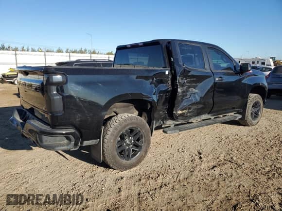 2022 Chevrolet Silverado 1500 LT Trail Boss z VIN 3GCPYFEL7NG212216, wystawiony jako Copart lot #83965575 z przebiegiem 67 541 mil mil oraz Szkoda całkowita • Salvage title. Historia ofert i sprzedaży dostępna na DreamBid. Obrazek 3.