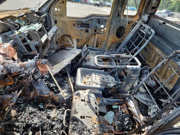 2007 Ford F-150 XL with VIN 1FTRF14W07NA08686, listed as a Copart auction lot 65087055 with Not provided miles and Non repairable. Bid and sale history available at DreamBid. Image 7.