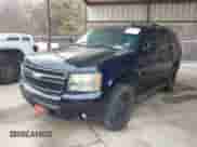 2009 Chevrolet Tahoe 1LT z VIN 1GNEC23319R252693, wystawiony jako IAAI lot #41433156 z przebiegiem 316 624 mil mil oraz . Historia ofert i sprzedaży dostępna na DreamBid. Obrazek 2.