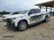 2019 Chevrolet Silverado 1500 Work Truck z VIN 1GCUYAEF7KZ378439, wystawiony jako Copart lot #56904415 z przebiegiem 144 466 mil mil oraz Szkoda całkowita • Salvage title. Historia ofert i sprzedaży dostępna na DreamBid. Obrazek 1.