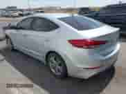 2017 Hyundai Elantra SE z VIN 5NPD84LF4HH146594, wystawiony jako IAAI lot #43242324 z przebiegiem 96 036 mil mil oraz . Historia ofert i sprzedaży dostępna na DreamBid. Obrazek 3.