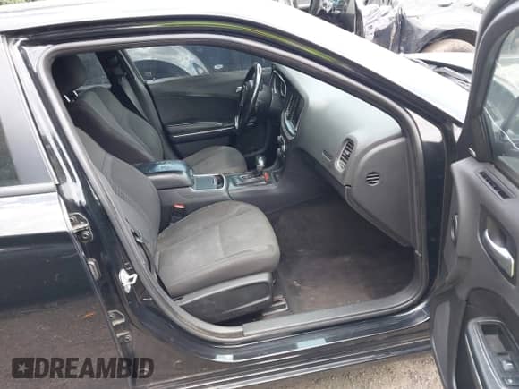 2017 Dodge Charger SXT z VIN 2C3CDXHG5HH523781, wystawiony jako IAAI lot #42787190 z przebiegiem 190 145 mil mil oraz . Historia ofert i sprzedaży dostępna na DreamBid. Obrazek 5.