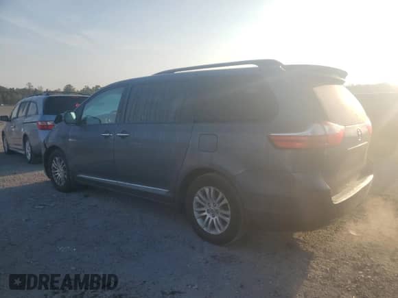 2017 Toyota Sienna XLE Auto Access Seat with VIN 5TDYZ3DC5HS880006, listed as a Copart auction lot 81452965 with 291,827 mi miles and Salvage title. Bid and sale history available at DreamBid. Image 2.