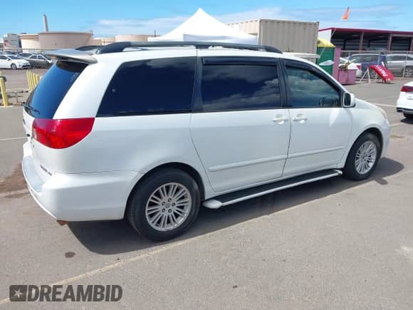 2006 Toyota Sienna XLE z VIN 5TDZA22C86S521741, wystawiony jako IAAI lot #43013437 z przebiegiem 158 907 mil mil oraz . Historia ofert i sprzedaży dostępna na DreamBid. Obrazek 4.