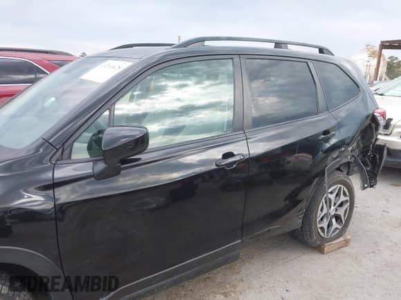 2021 Subaru Forester Premium z VIN JF2SKAJC8MH537080, wystawiony jako IAAI lot #43263628 z przebiegiem 40 108 mil mil oraz . Historia ofert i sprzedaży dostępna na DreamBid. Obrazek 14.