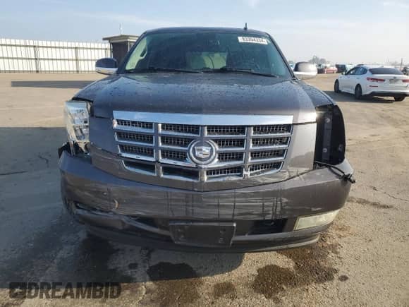 2011 Cadillac Escalade with VIN 1GYS3AEF4BR161964, listed as a Copart auction lot 83394334 with 147,525 mi miles and Salvage title. Bid and sale history available at DreamBid. Image 5.