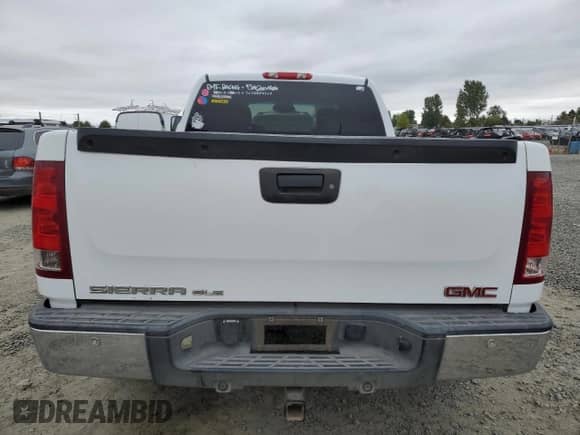 2008 GMC Sierra 1500 Work Truck with VIN 2GTEC19C781125822, listed as a Copart auction lot 71683234 with 246,362 mi miles and Salvage title. Bid and sale history available at DreamBid. Image 6.