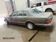 1984 Mercedes-Benz 500 с VIN WDBCA37AXEA039687, выставлен на аукционе Copart как лот 65851475 с пробегом 180 641 миль миль и Чистый • Clean title. История ставок и продаж доступна на DreamBid. Изображение 2.