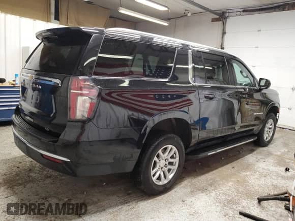 2024 Chevrolet Suburban LT with VIN 1GNSKCKD0RR249581, listed as a Copart auction lot 64013445 with 33,446 mi miles and Clean title. Bid and sale history available at DreamBid. Image 3.