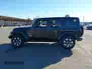 2021 Jeep Wrangler Unlimited Sahara Altitude z VIN 1C4HJXEN5MW659188, wystawiony jako IAAI lot #41414960 z przebiegiem 72 698 mil mil oraz . Historia ofert i sprzedaży dostępna na DreamBid. Obrazek 14.