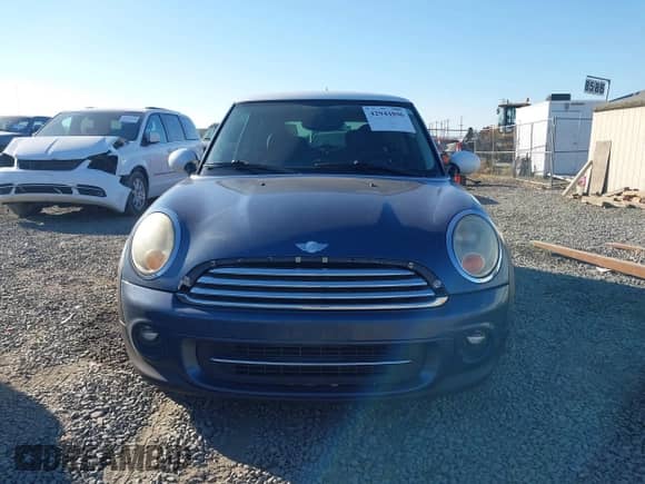 2011 MINI Hardtop с VIN WMWSU3C51BT099531, выставлен на аукционе IAAI как лот 42944896 с пробегом 164 779 миль миль и . История ставок и продаж доступна на DreamBid. Изображение 13.