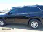 2022 Jeep Grand Cherokee Laredo z VIN 1C4RJHAG6N8572407, wystawiony jako IAAI lot #42342437 z przebiegiem 65 884 mil mil oraz . Historia ofert i sprzedaży dostępna na DreamBid. Obrazek 14.