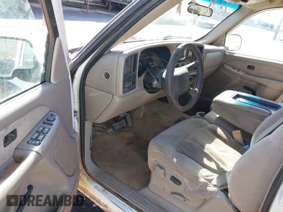 2001 Chevrolet Silverado 1500HD LS z VIN 1GCGC13U61F172302, wystawiony jako IAAI lot #41764662 z przebiegiem 218 807 mil mil oraz . Historia ofert i sprzedaży dostępna na DreamBid. Obrazek 13.