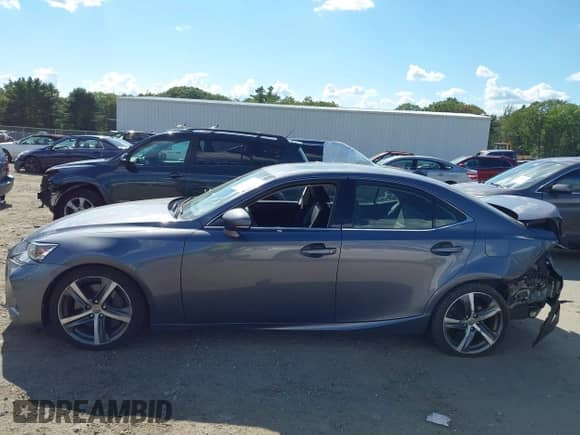 2018 Lexus IS 300 z VIN JTHC81D24J5033612, wystawiony jako IAAI lot #43134662 z przebiegiem 64 763 mil mil oraz . Historia ofert i sprzedaży dostępna na DreamBid. Obrazek 14.